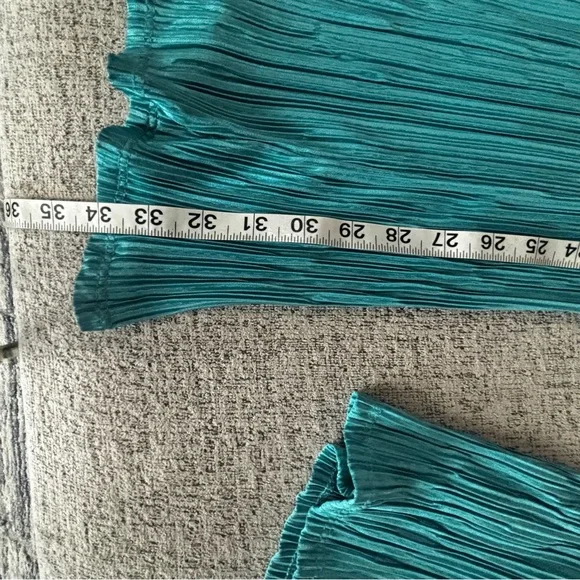 Fashion Nova set of trousers and a lace west ,color Tiffany,for tall women 5.92+ - Picture 14 of 16